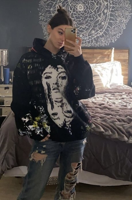 Kira Kosarin ポルノスター アダルト ギャラリー