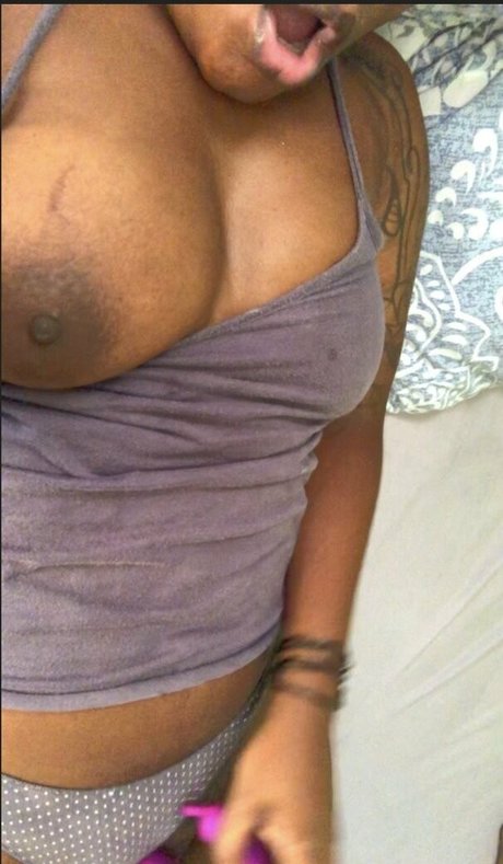 コスプレ フェムボーイ オンリーファンズ ヌード 画像