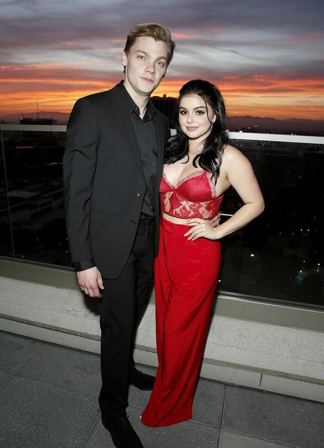 Ariel Winter アートモデル ギャラリー