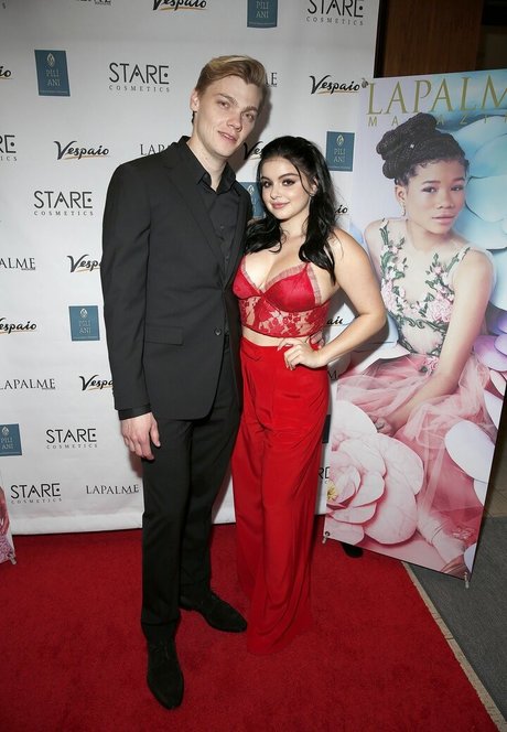 足 マンコ オンリーファンズ 無料ヌード ギャラリー