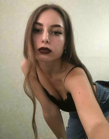 aliiaxxx HDポルノスター 写真