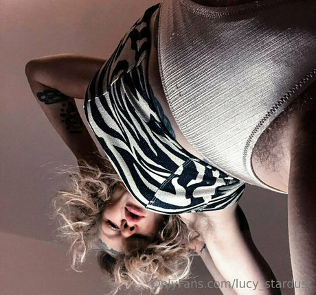 lucy stardust アダルトモデル 画像