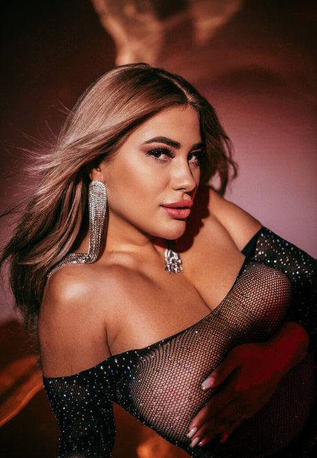 AlpineGold トップ女優 写真