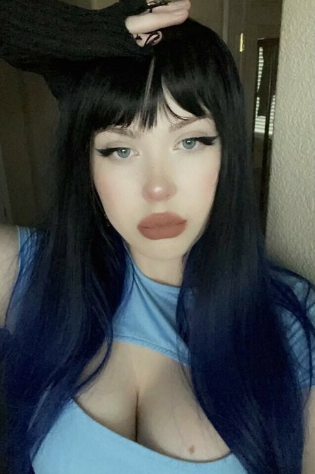 ナースオンリーファンズ セクシー裸 写真