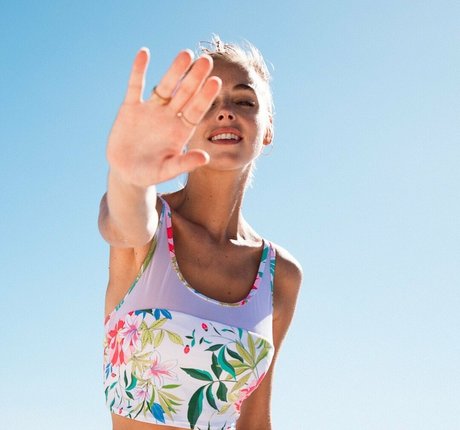 Elizabeth Turner ホットモデル 画像