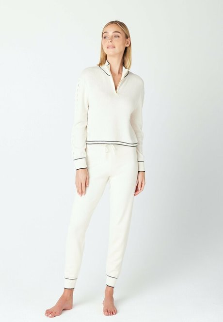 ブルネットのPOV オンリーファンズ アダルト無料 画像