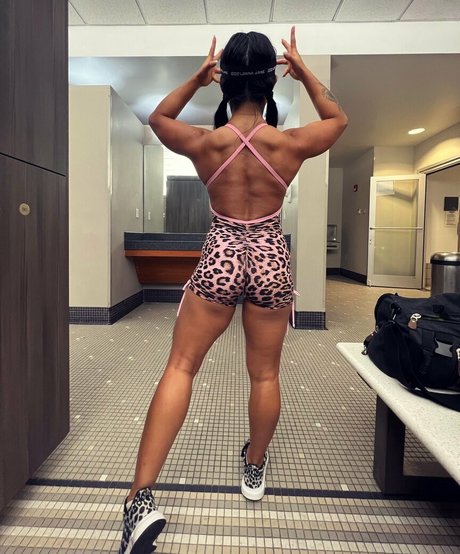 フィットネスアナルオンリーファンズ ベスト 写真