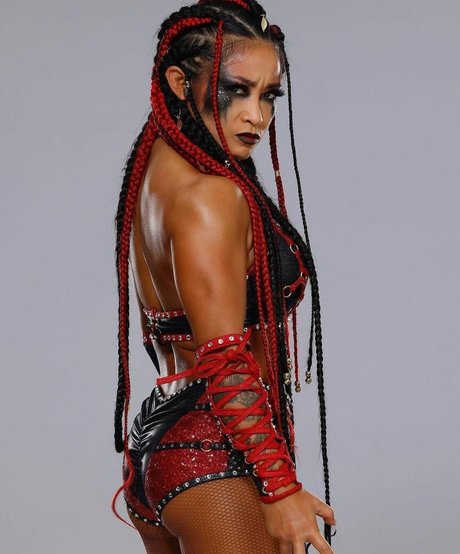 WWE Xia Li ヌードモデル 画像