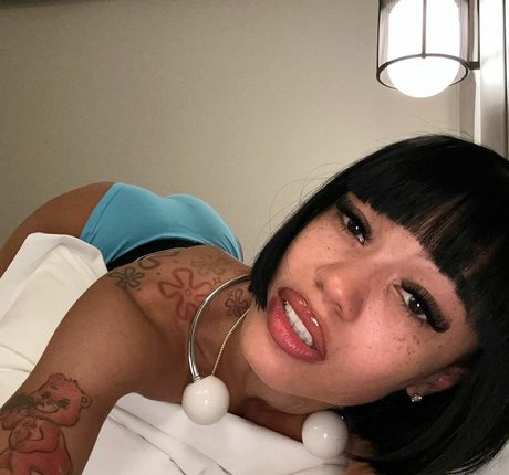 Coi Leray 限定スター ギャラリー