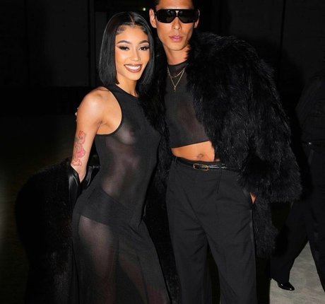 乳首 オンリーファンズ 素敵 ギャラリー