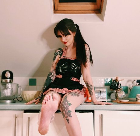 missdellavigne セックスポルノスター 写真