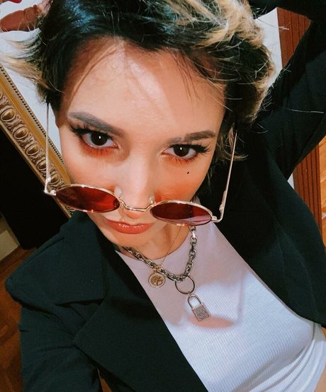 足の動画 オンリーファンズ HD 写真