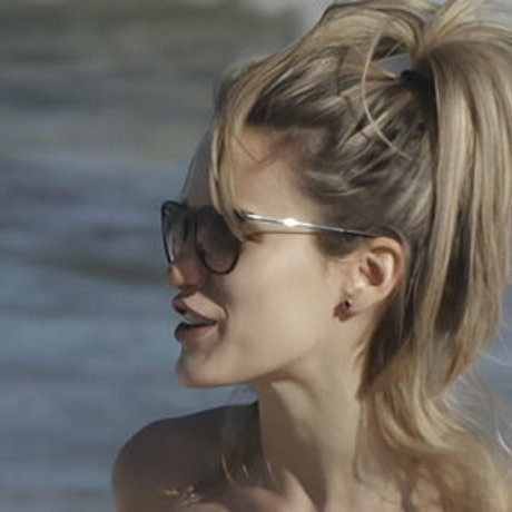 中出し 主観 オンリーファンズ 美しいxxx 画像