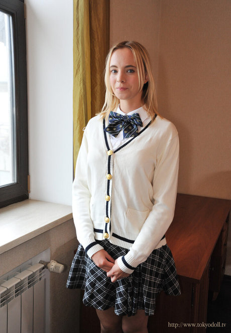 小柄なヌードオンリーファンズ 無料ポルノ 画像