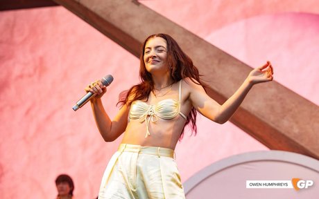 Lorde ポルノスター 無料 写真