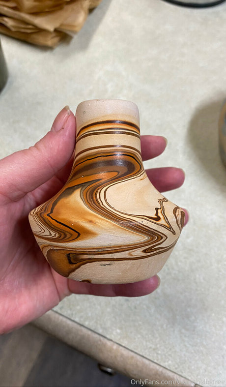 アラブの女の子オンリーファンズ 無料裸 写真