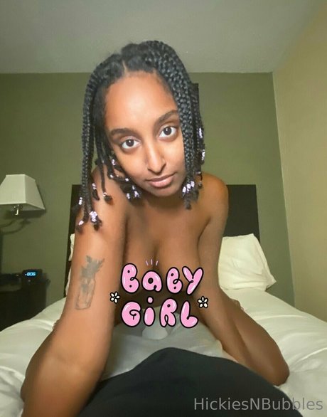 hickiesnbubbles トップモデル 写真