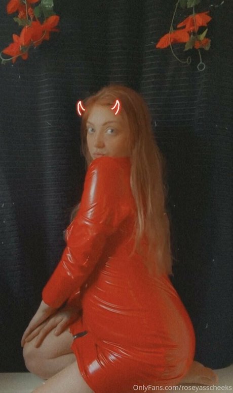 roseyasscheeks 独占ポルノスター 写真