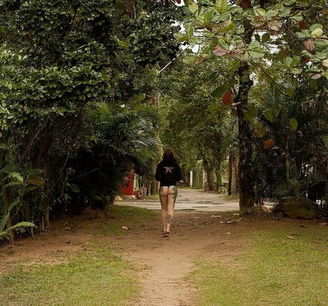 足を舐めるオンリーファンズ ポルノ 写真