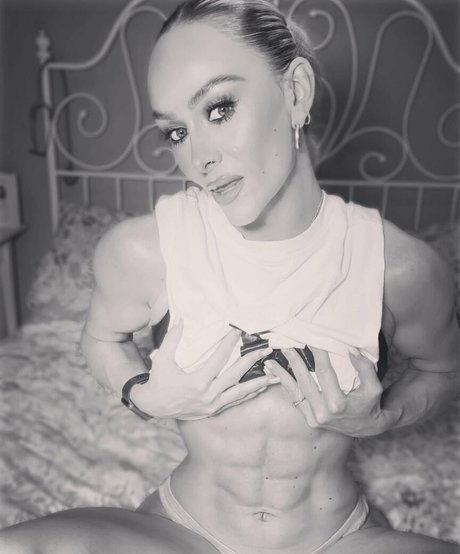 カップルのオンリーファンズ セクシーヌード 写真