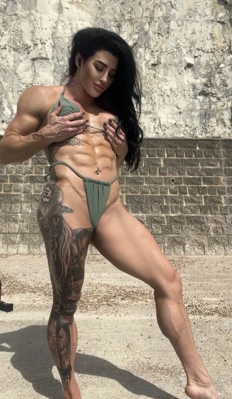 曲線美のランジェリーオンリーファンズ えろ アーカイブ