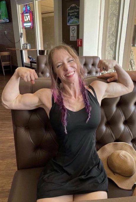 Wendy Lov 裸のモデル 写真