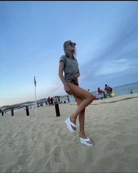 ブロンドのお尻オンリーファンズ ポルノグラフィック 写真