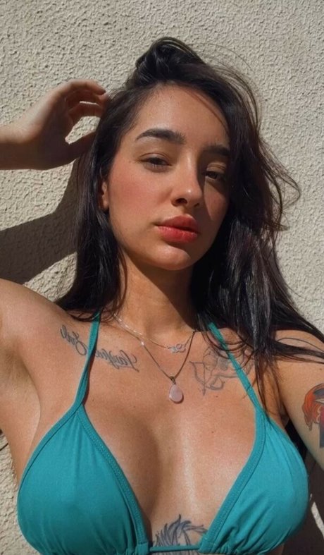 Leticia Caputi ヌードモデル 画像