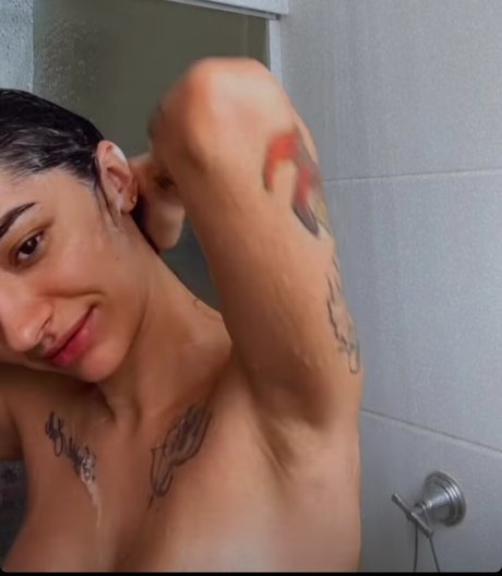 Leticia Caputi 独占モデル 写真