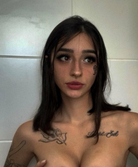 Leticia Caputi セックスポルノスター ギャラリー