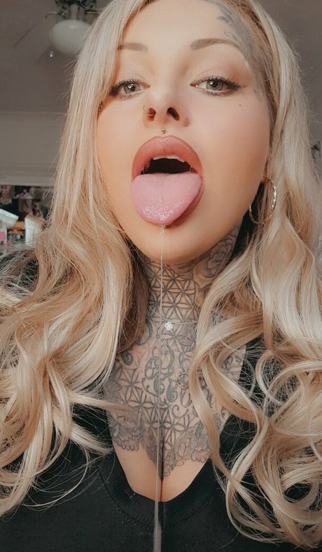 アナルファックオンリーファンズ アート裸 写真