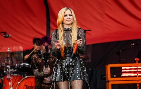 パンツを食い込ませるオンリーファンズ エロ 写真