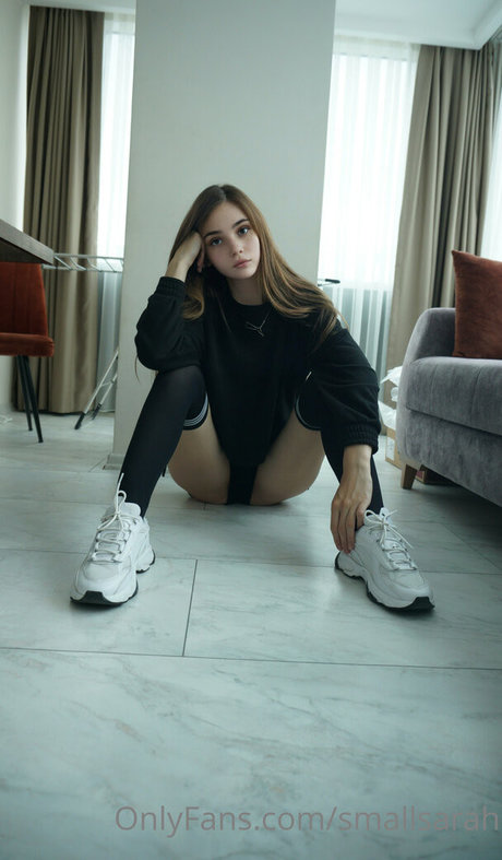 Sarah Small HDスター 写真