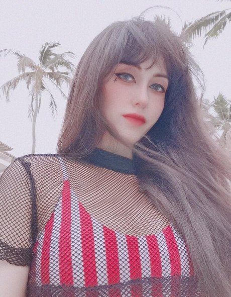 スペードのクイーン オンリーファンズ ホットポルノ 画像