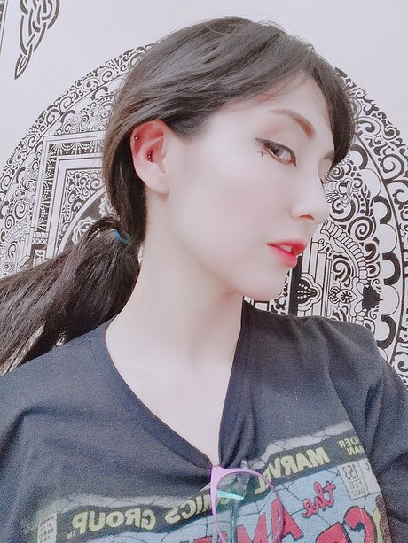 金髪の小人オンリーファンズ ヌード 写真