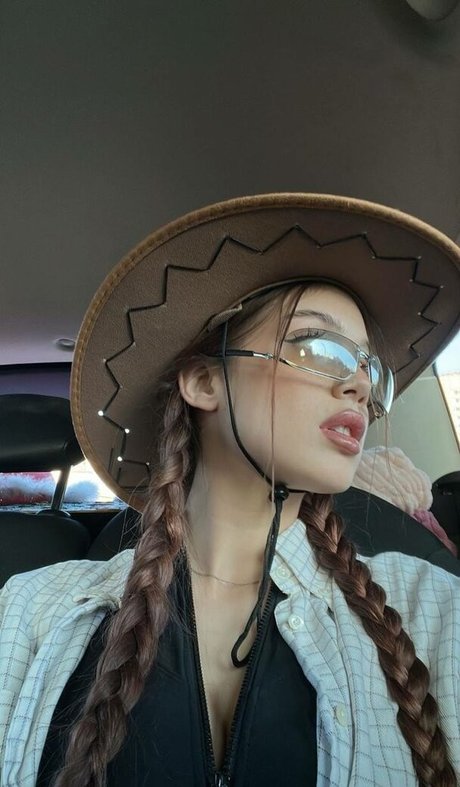 akyuliych 裸の女優 写真