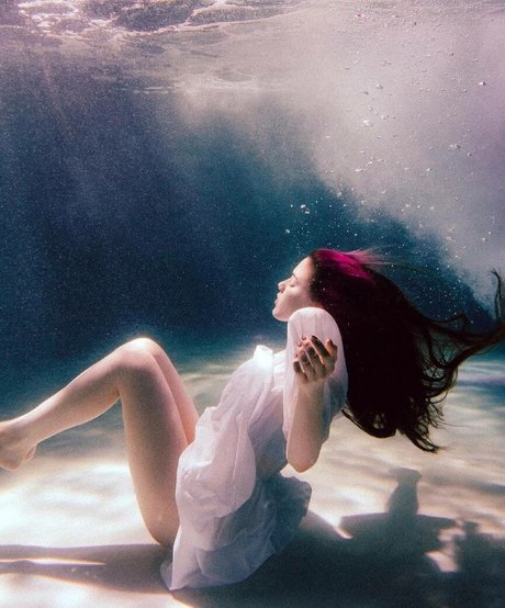 陸軍の熟女オンリーファンズ 無料ポルノ 写真