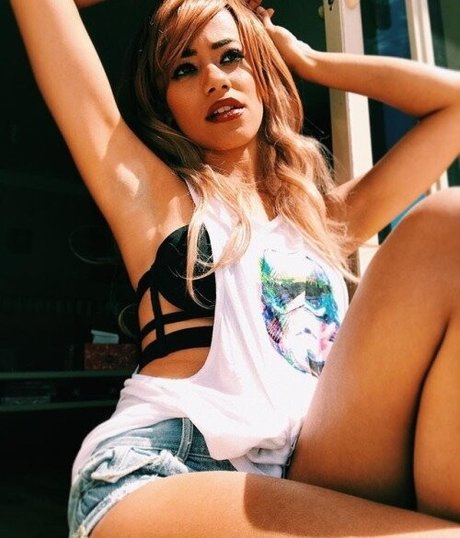 BlackKrystel 無料モデル 写真