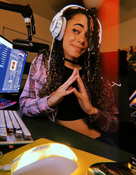 BlackKrystel アダルトモデル 写真