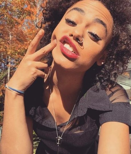 BlackKrystel スター ヌード 画像