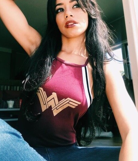 BlackKrystel セクシーモデル 写真