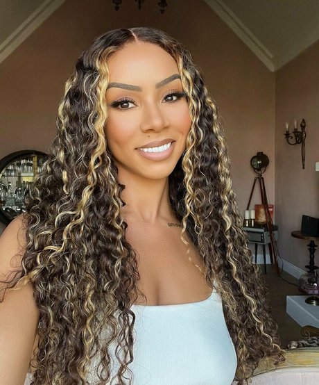 痴女妻オンリーファンズ ホットヌード 写真