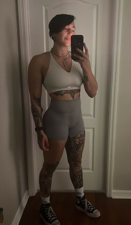 フィットネスガールズオンリーファンズ ホット 写真