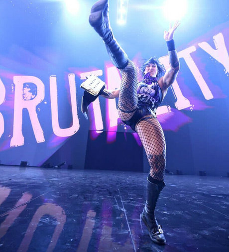 Rhea Ripley かわいいスター 写真