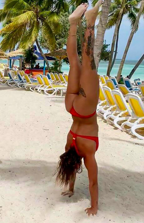 曲線美のランジェリーオンリーファンズ ポルノ ギャラリー