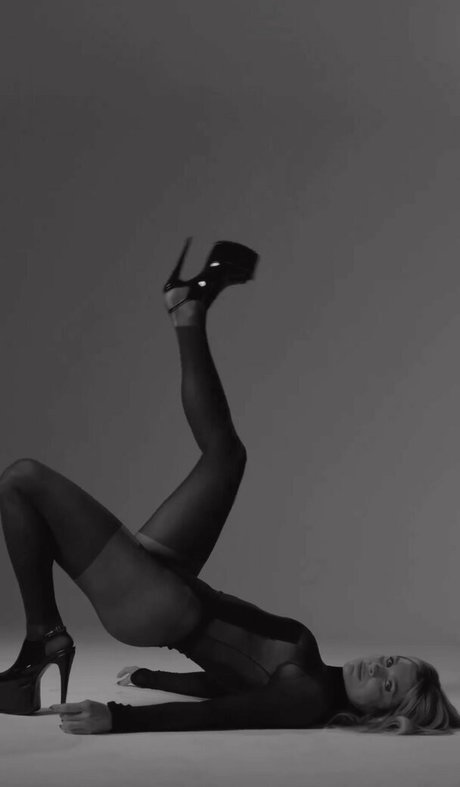 Flavia Alessandra ヌード女優 ギャラリー