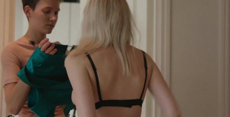 Aurora Aksnes トップモデル 画像