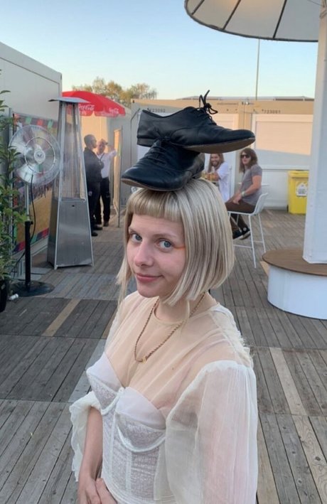 Aurora Aksnes モデル 写真