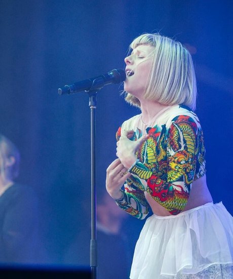 Aurora Aksnes 最高のモデル 写真