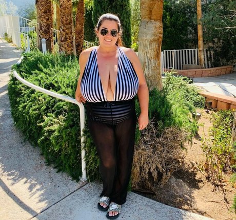 アナル乱交オンリーファンズ アダルト 写真